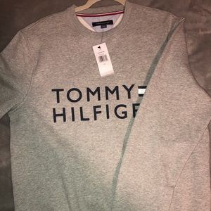 NWT Tommy Hilfiger Size Large Grey Crewneck